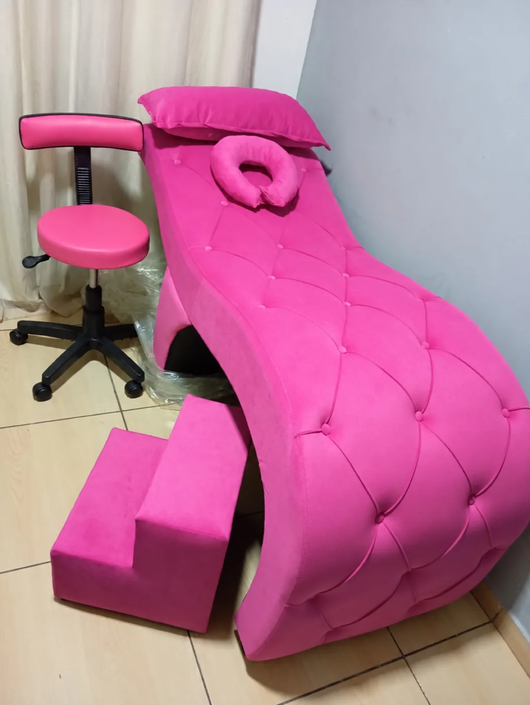 Maca Curva pink com escadinha, foto real
